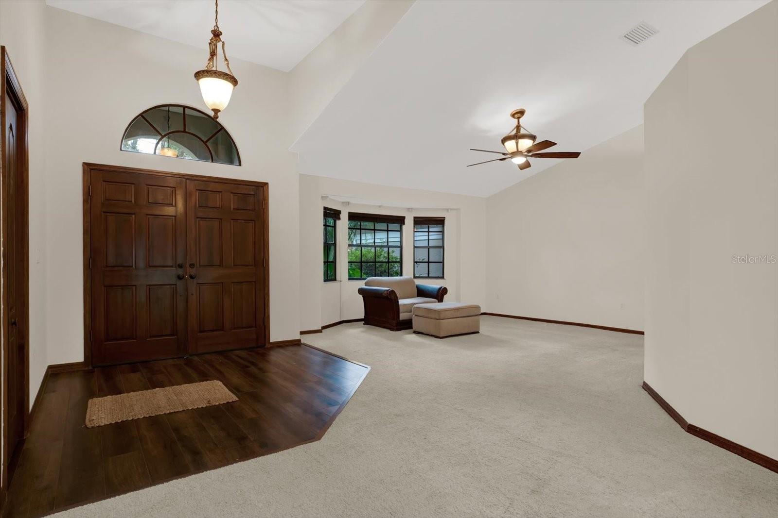 Image 4 of 52 For 642 Erin Way