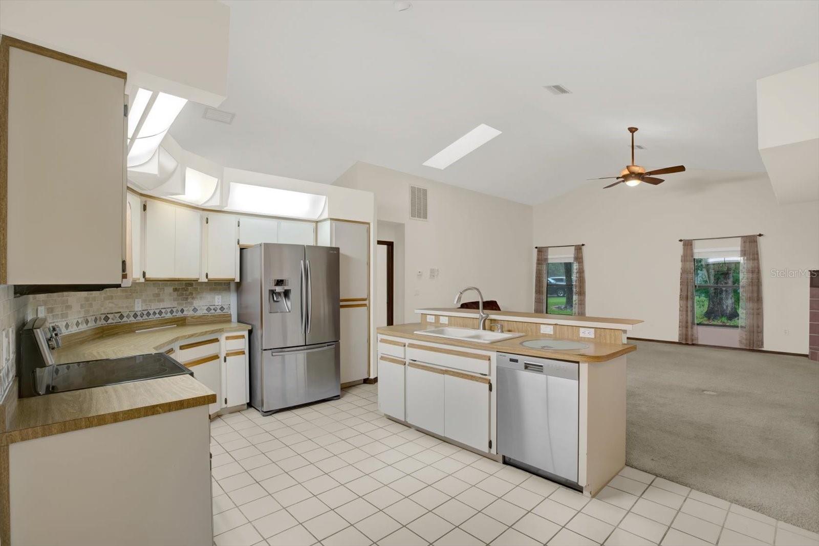 Image 8 of 52 For 642 Erin Way
