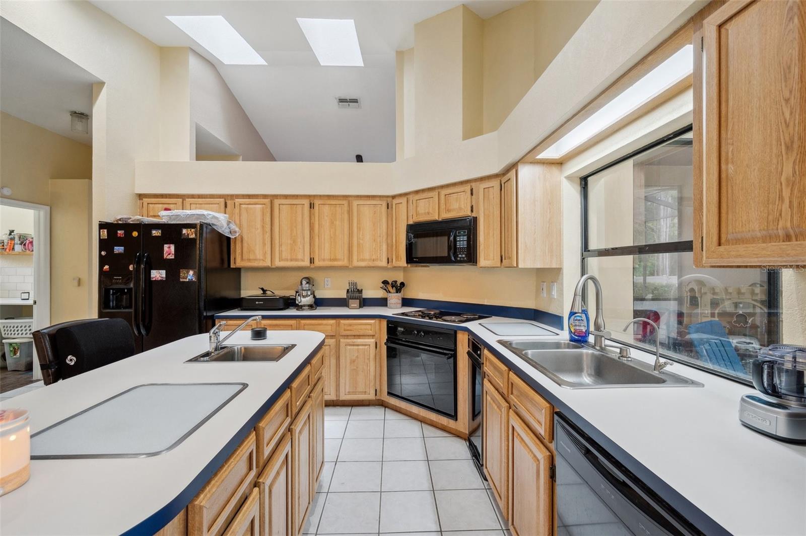 Listing photo id 10 for 9757 Hermosillo Drive
