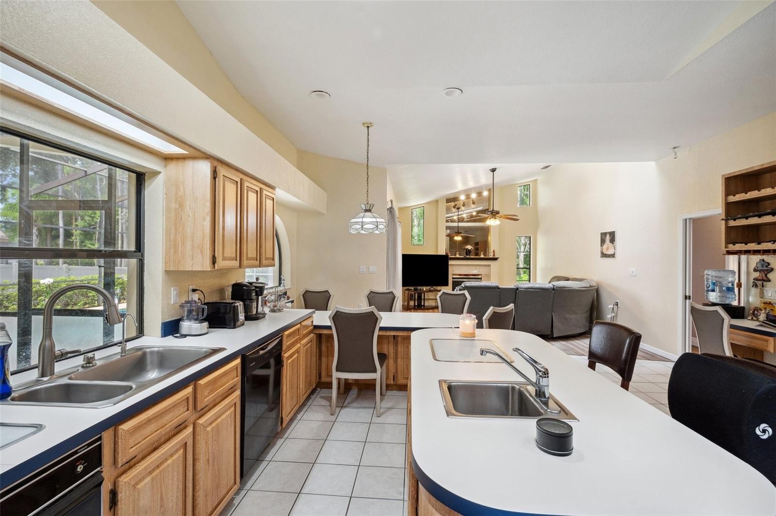 Listing photo id 12 for 9757 Hermosillo Drive