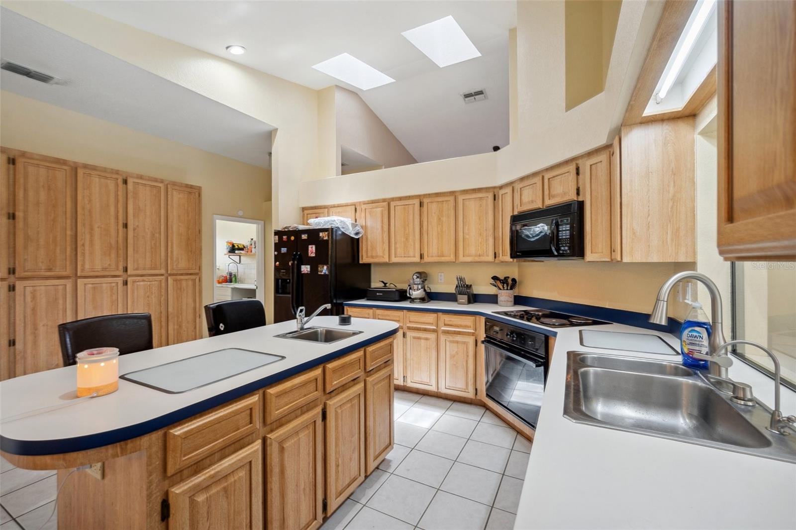 Listing photo id 0 for 9757 Hermosillo Drive