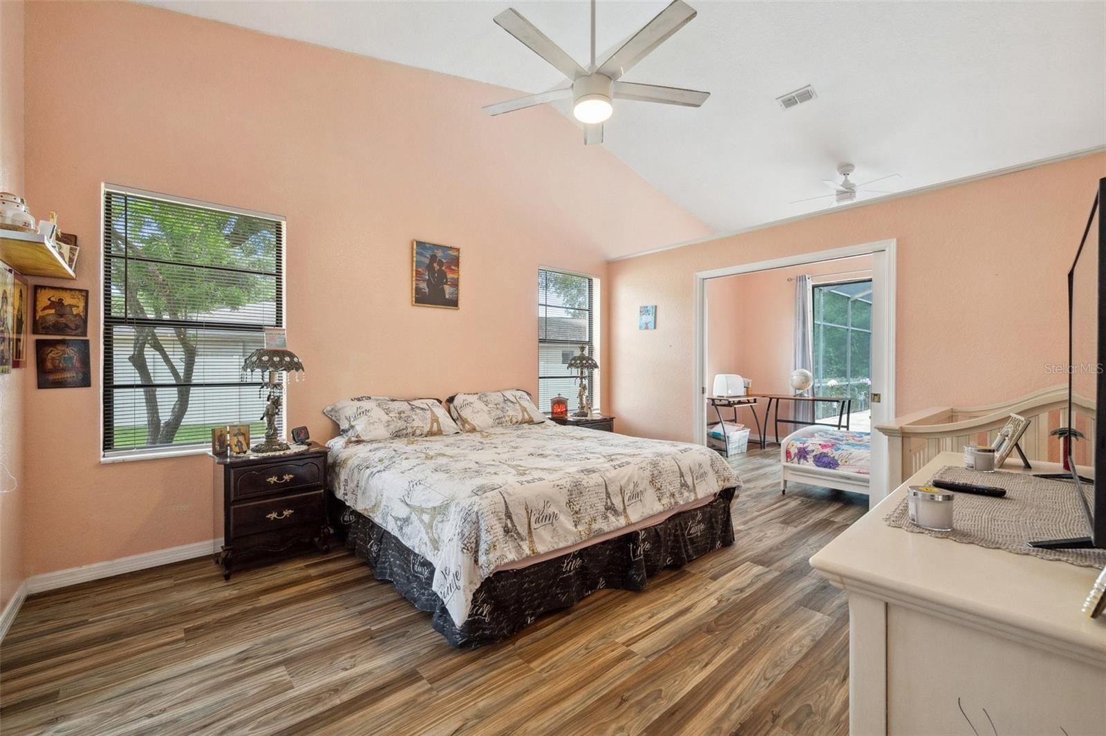 Listing photo id 18 for 9757 Hermosillo Drive