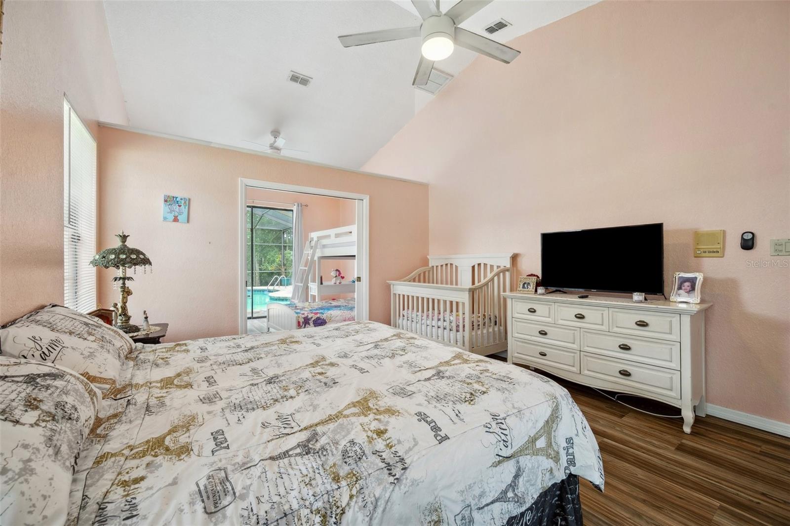 Listing photo id 19 for 9757 Hermosillo Drive