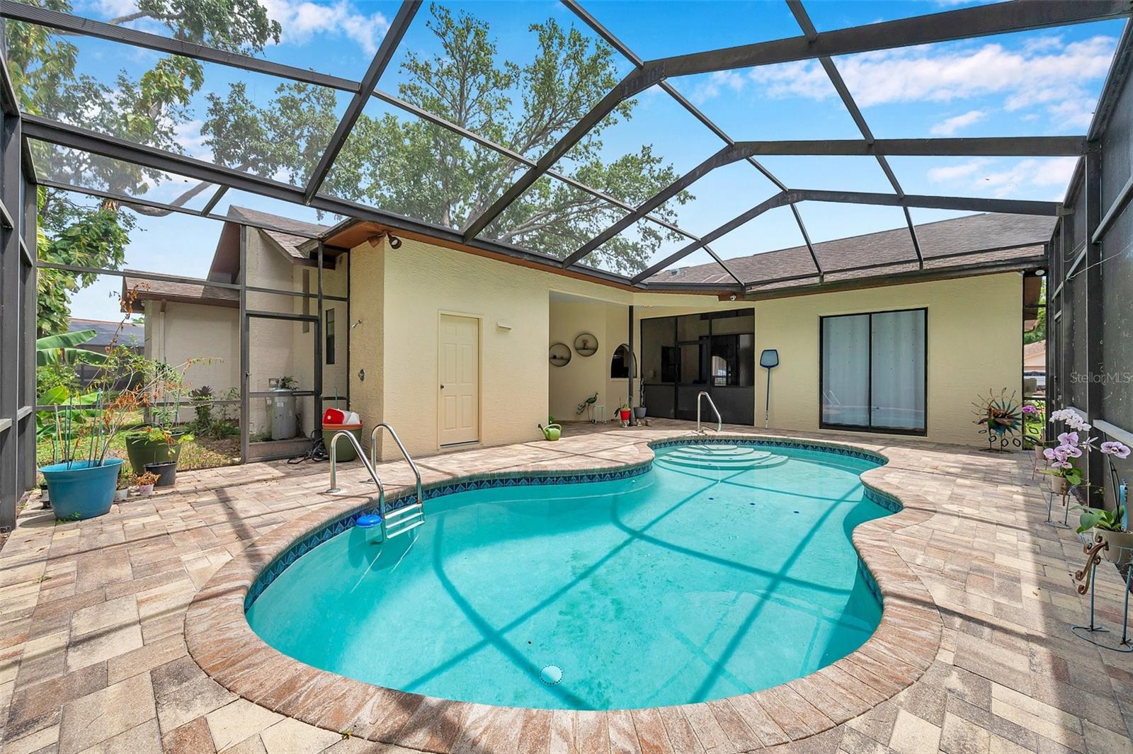 Listing photo id 43 for 9757 Hermosillo Drive