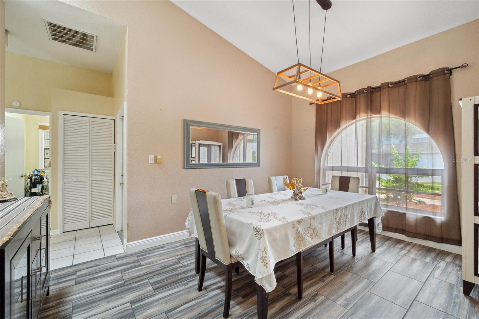Listing photo id 6 for 9757 Hermosillo Drive