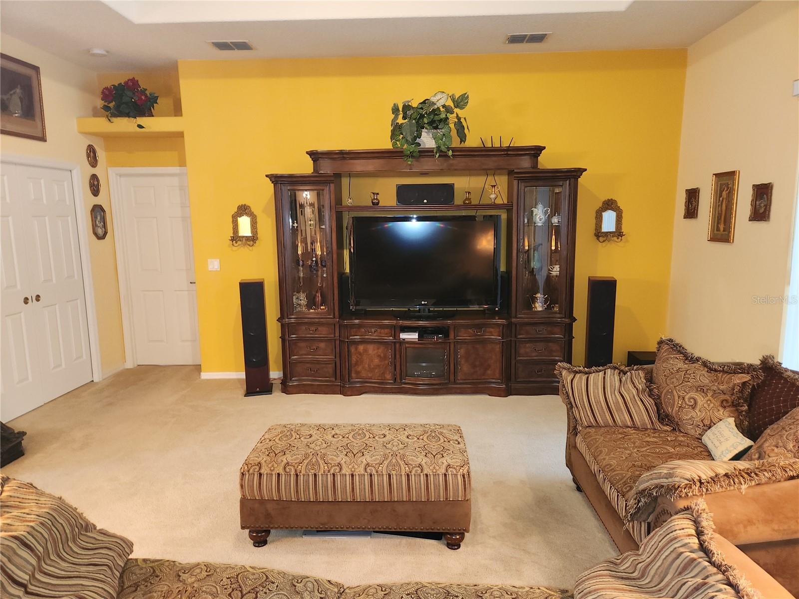Image 10 of 28 For 12270 Clarendon Court