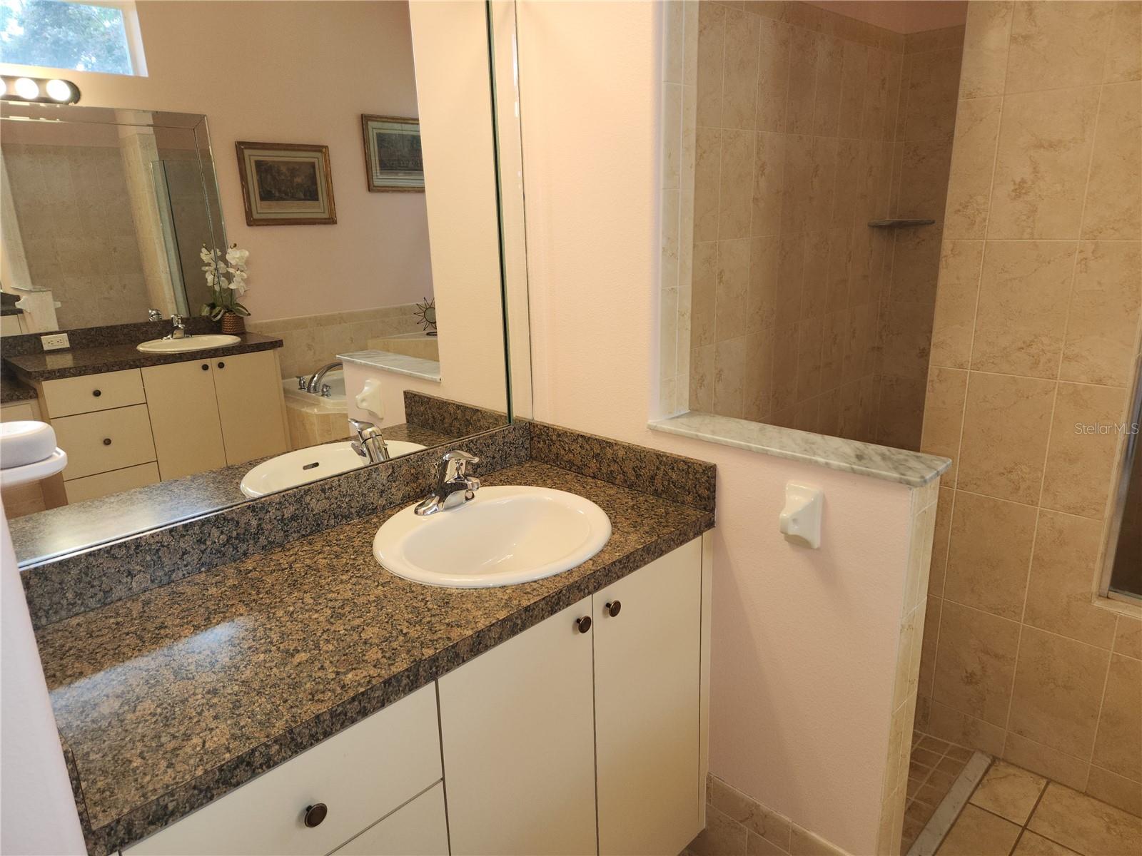 Image 14 of 28 For 12270 Clarendon Court