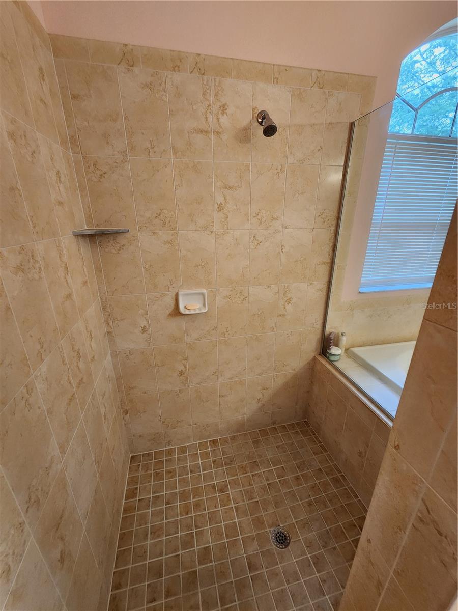 Image 15 of 28 For 12270 Clarendon Court