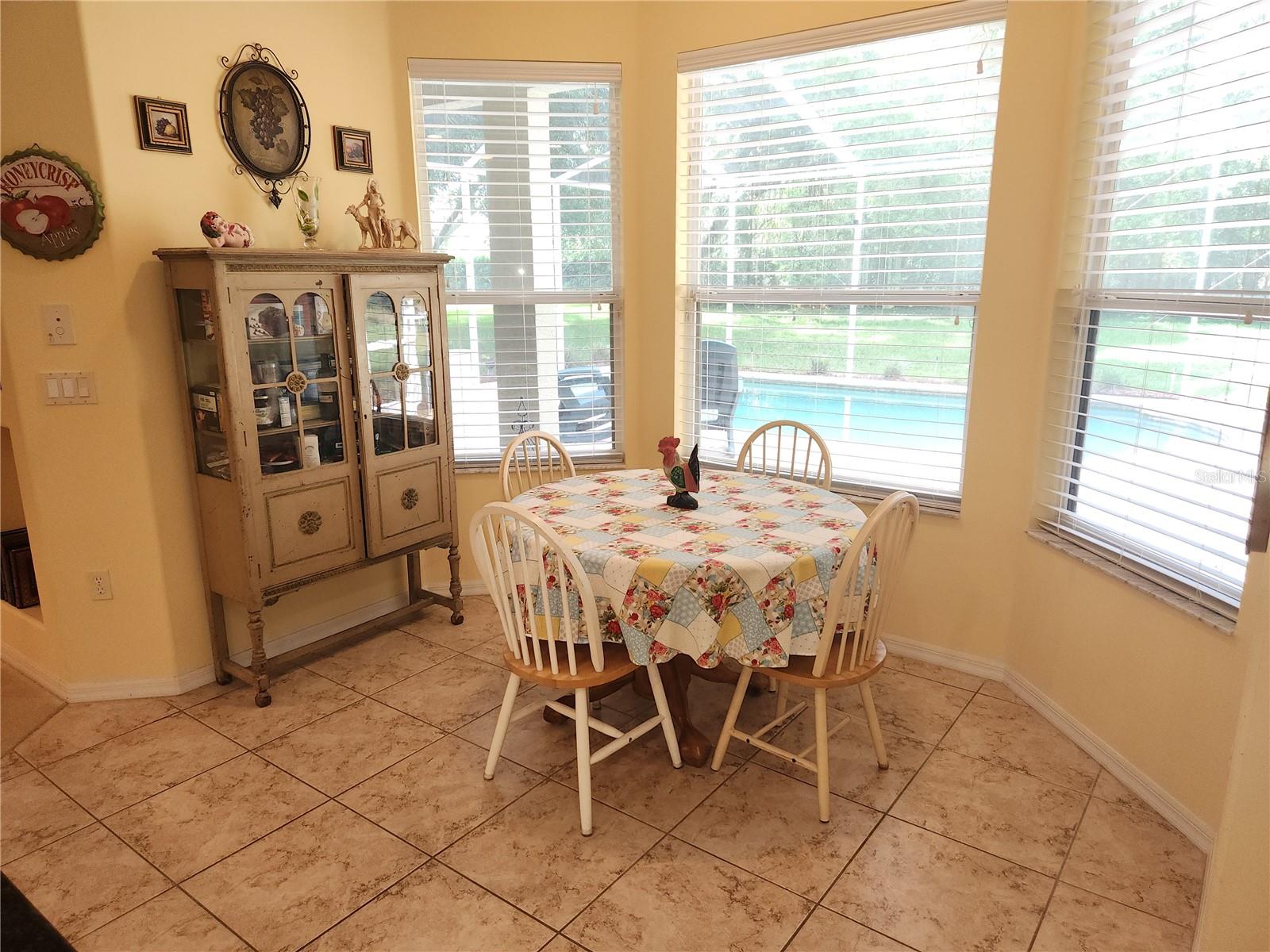 Image 16 of 28 For 12270 Clarendon Court