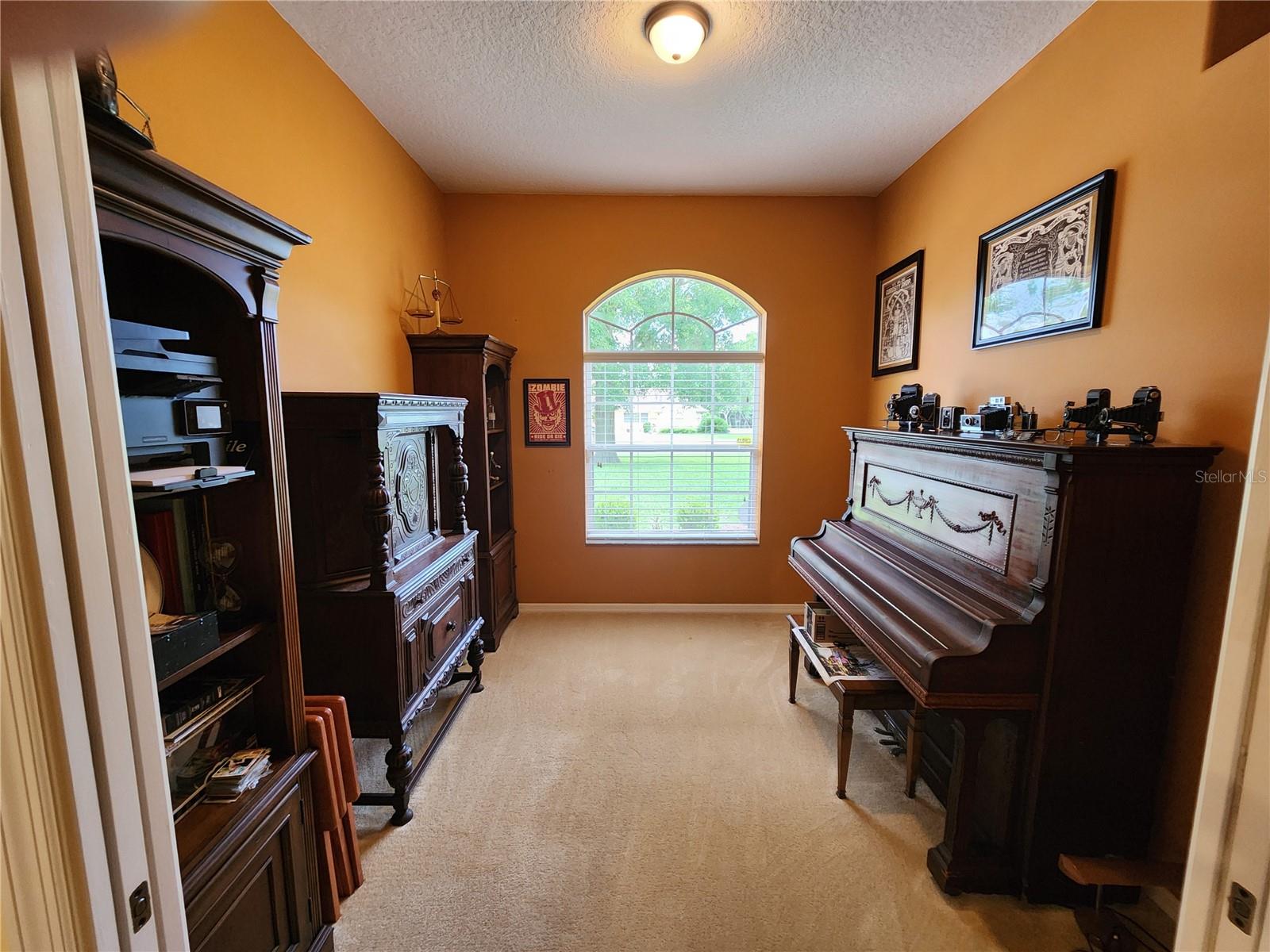 Image 21 of 28 For 12270 Clarendon Court
