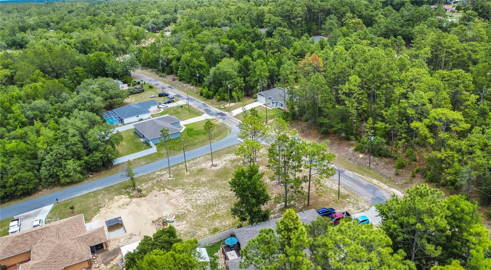 Listing photo id 12 for 7804 Voyager Drive