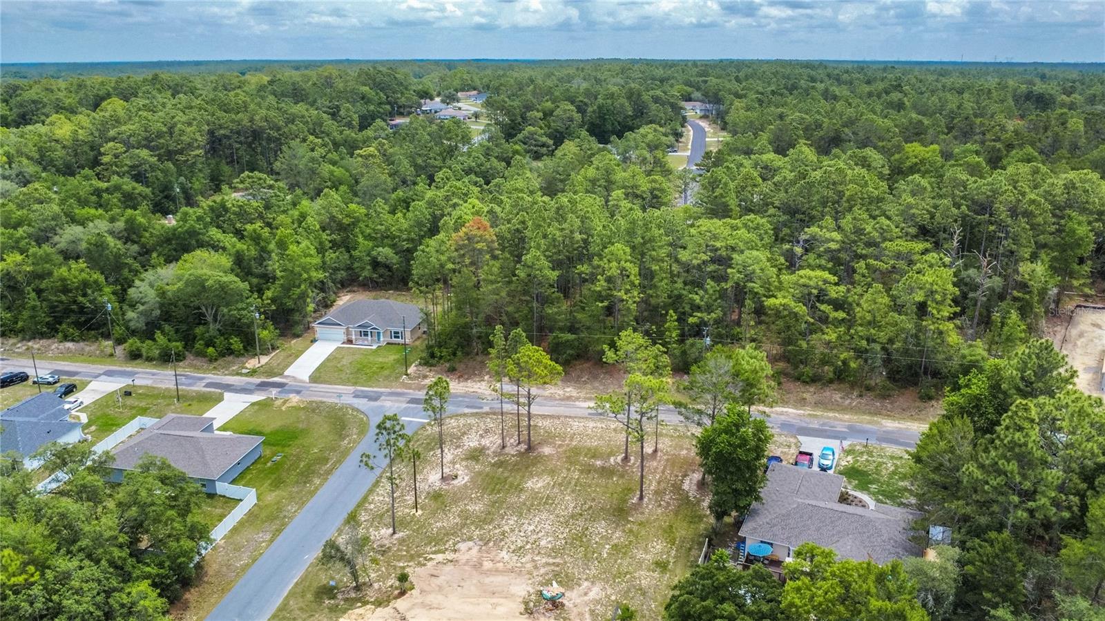 Listing photo id 13 for 7804 Voyager Drive