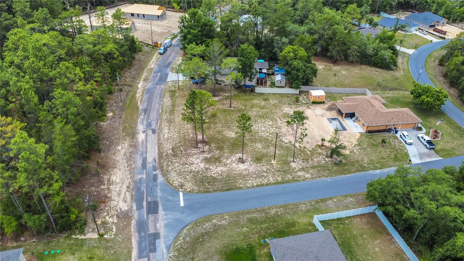 Listing photo id 15 for 7804 Voyager Drive