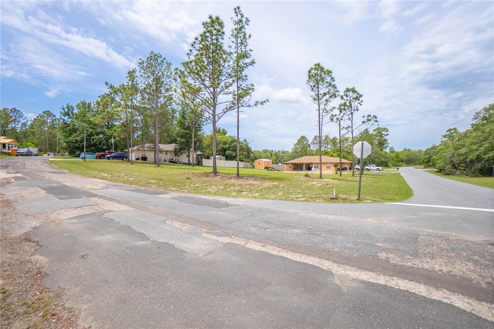 Listing photo id 2 for 7804 Voyager Drive