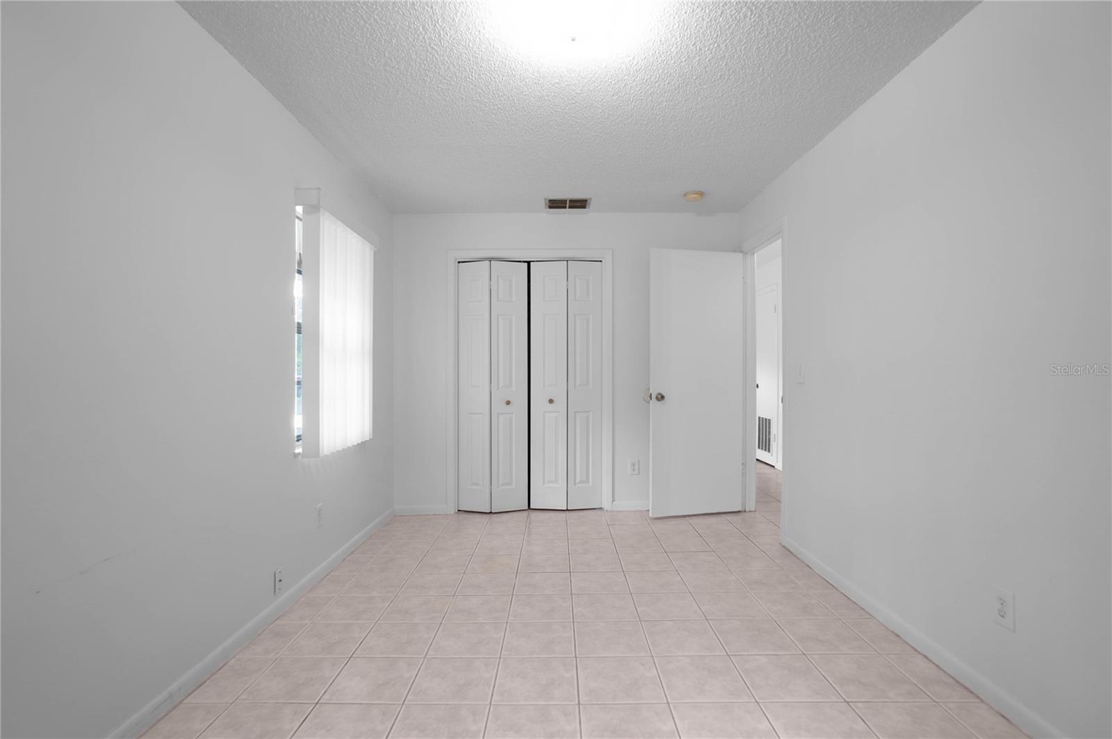 Listing photo id 10 for 2314 Colby Street
