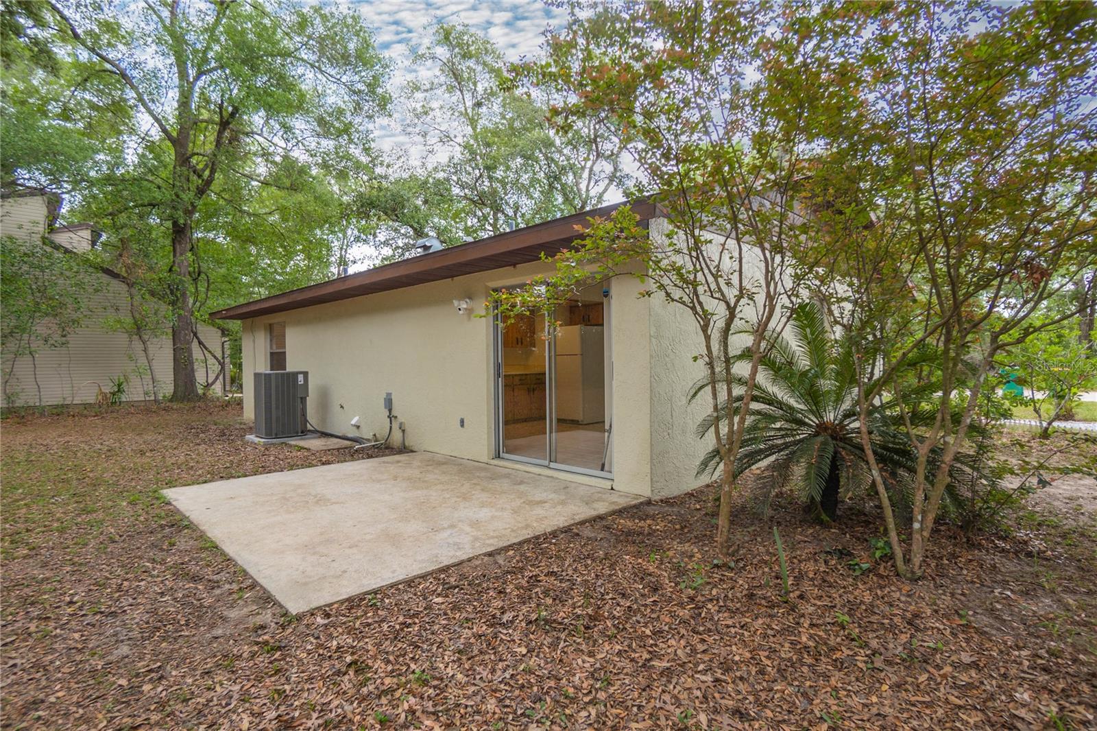 Listing photo id 15 for 2314 Colby Street
