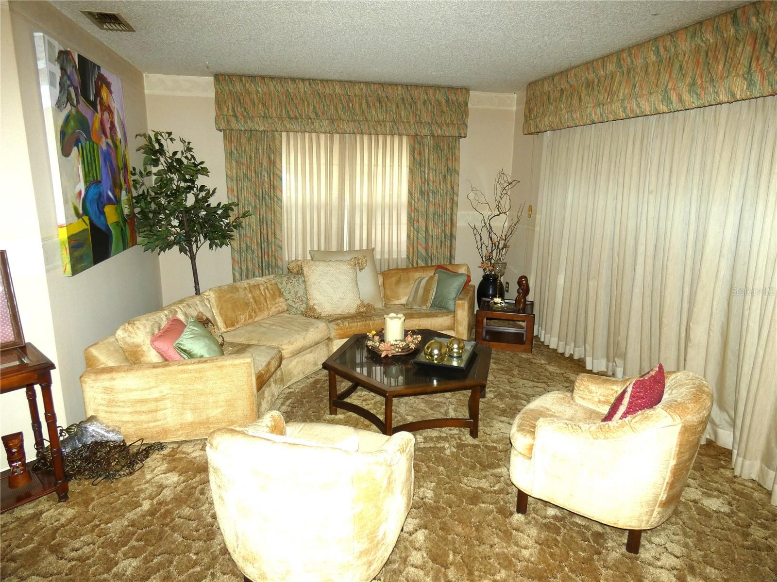 Image 15 of 32 For 7632 Lake Forest Circle