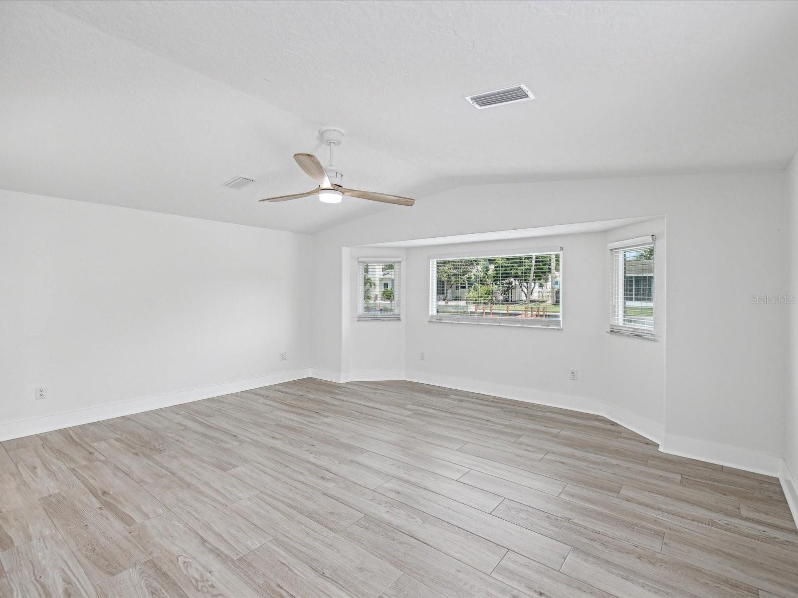 Image 21 of 45 For 5512 Tropic Drive