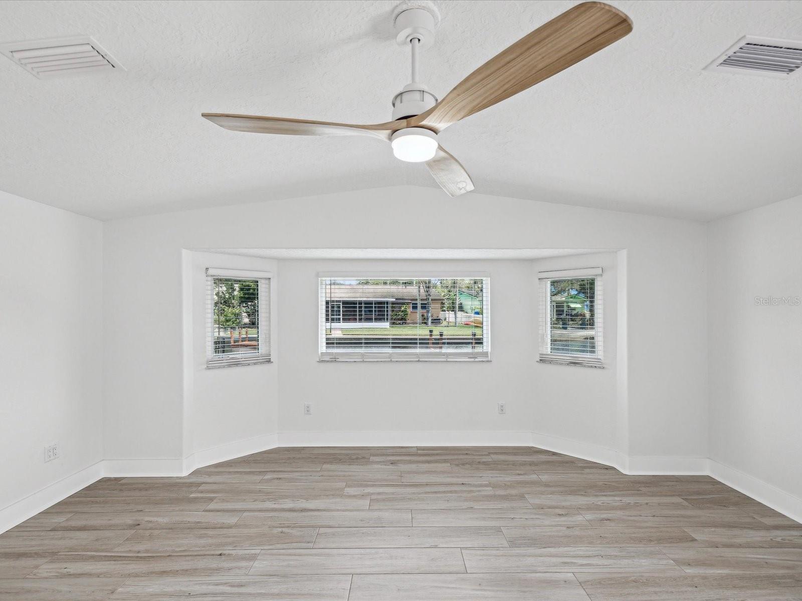 Image 22 of 45 For 5512 Tropic Drive