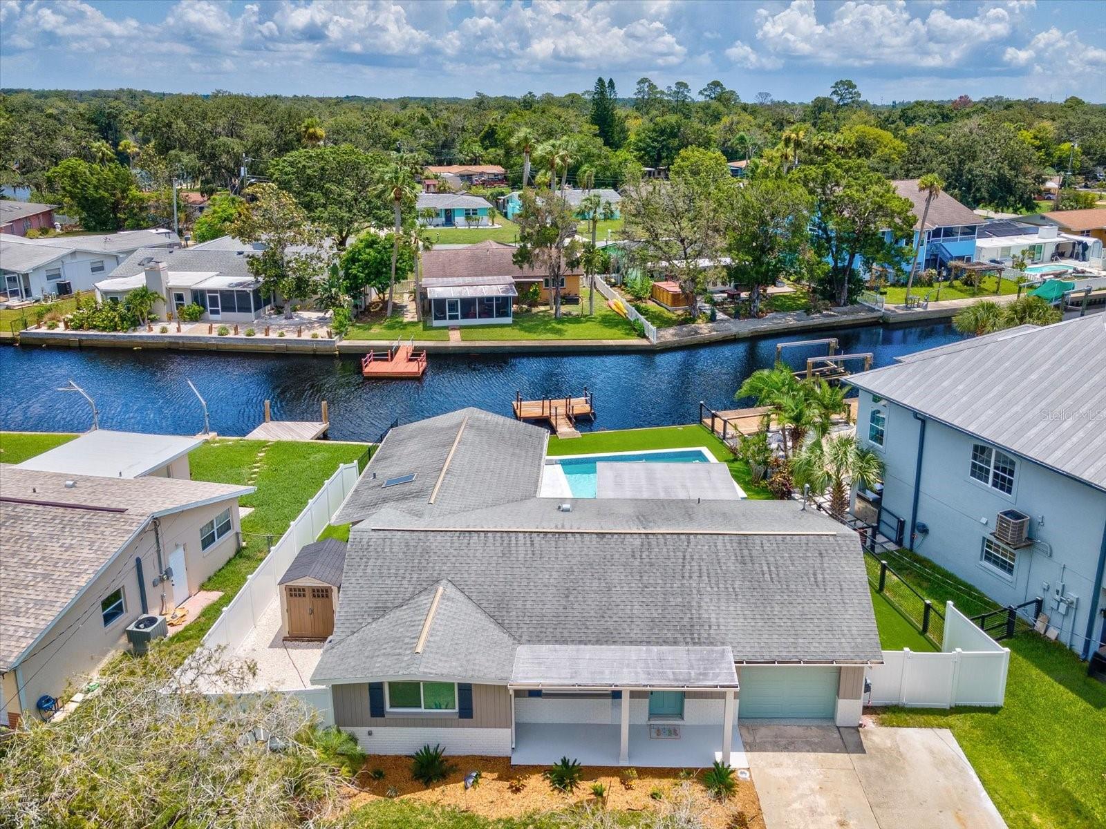 Listing photo id 48 for 5512 Tropic Drive