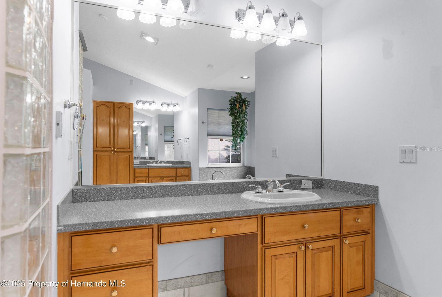Image 18 of 55 For 7640 Golf Club Street