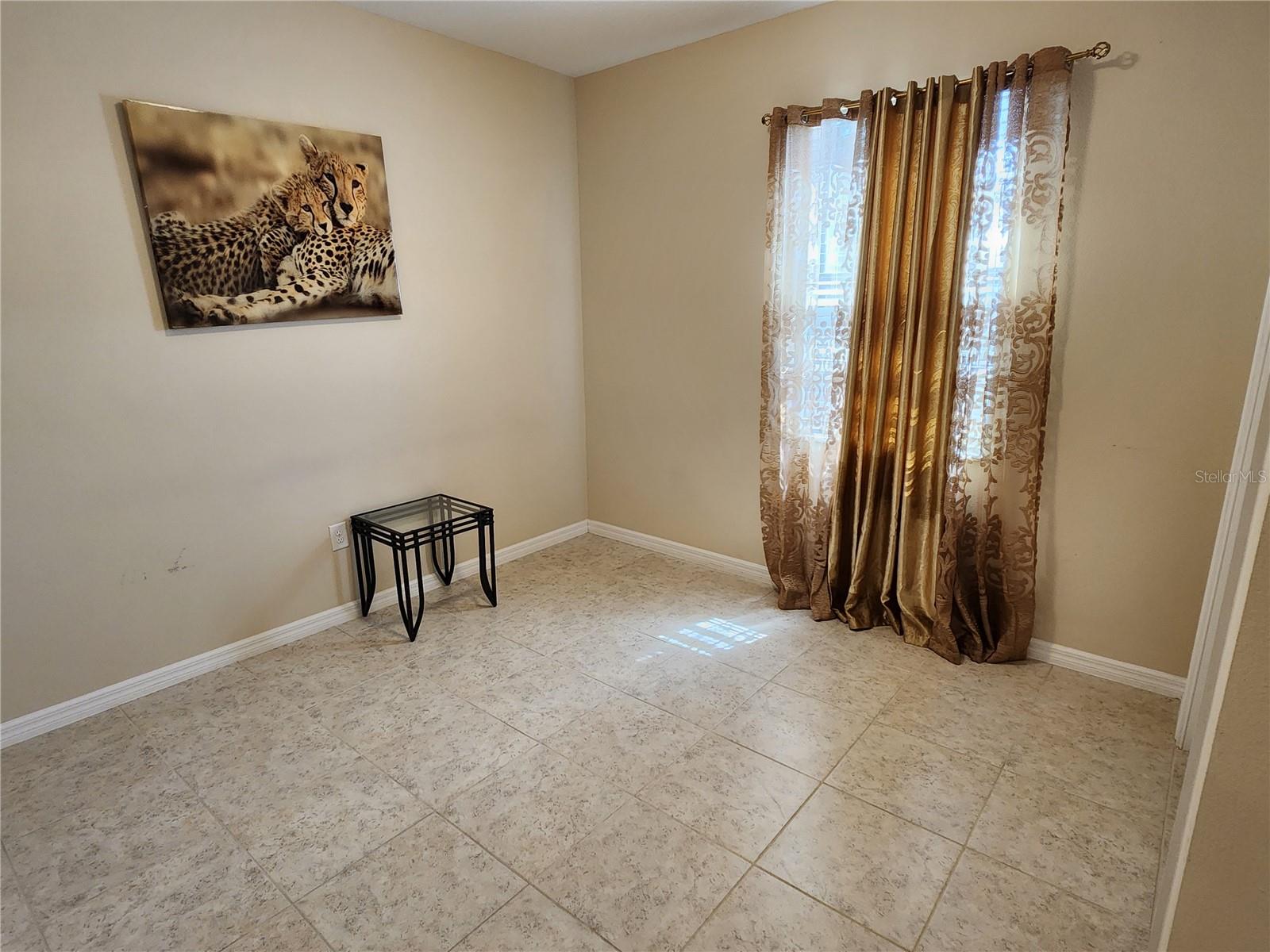 Image 20 of 37 For 954 Old Windsor Way
