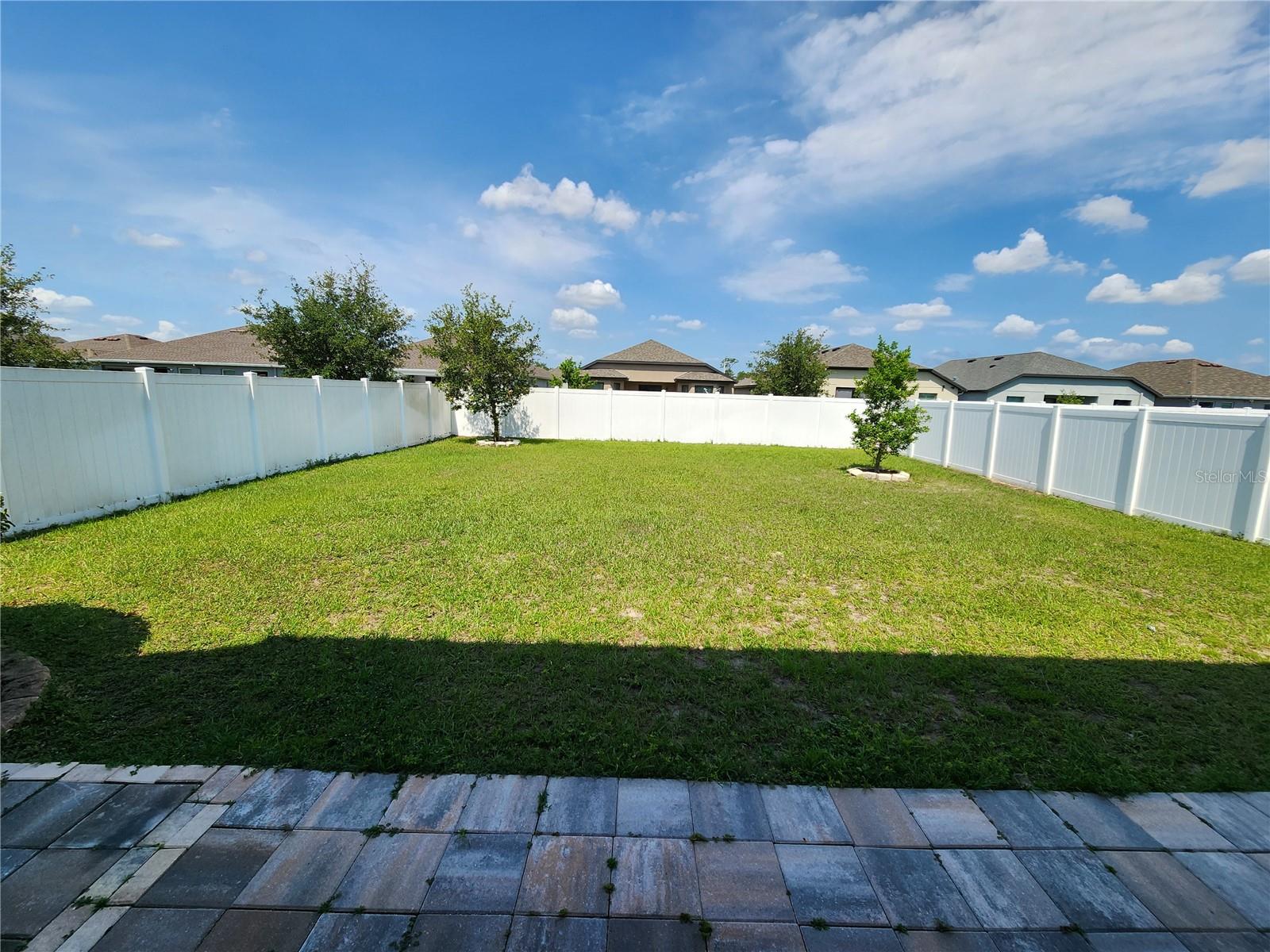 Image 25 of 37 For 954 Old Windsor Way
