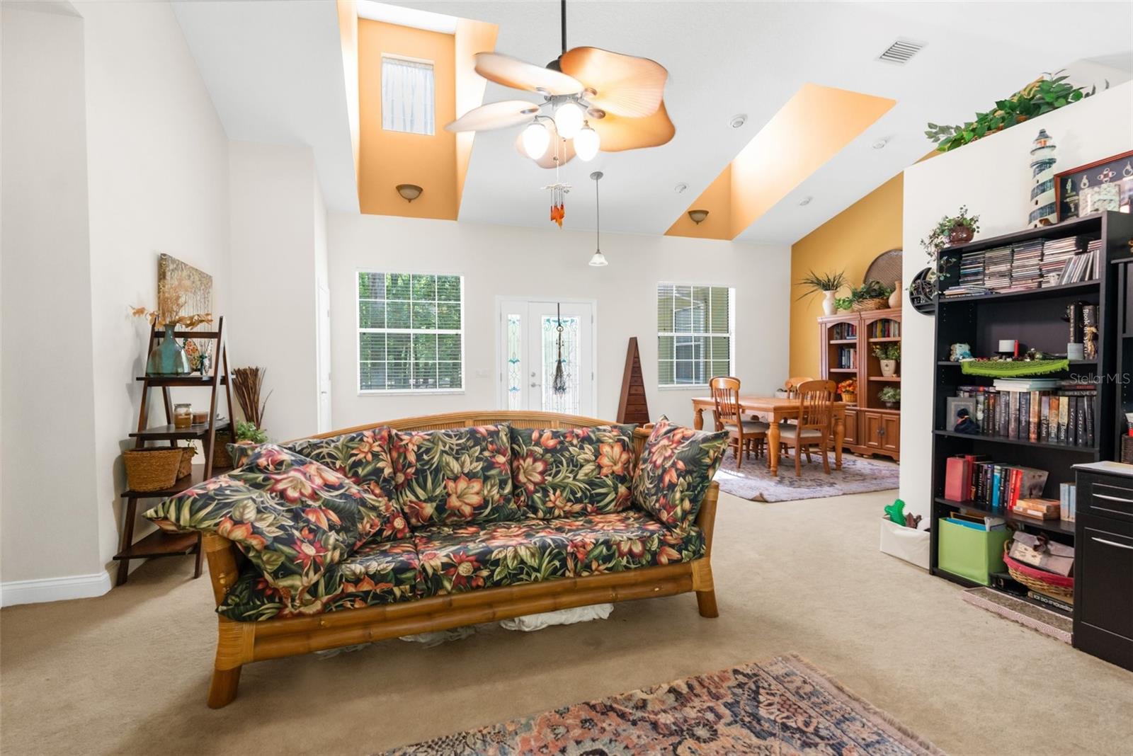 Listing photo id 13 for 14145 Citrus Way