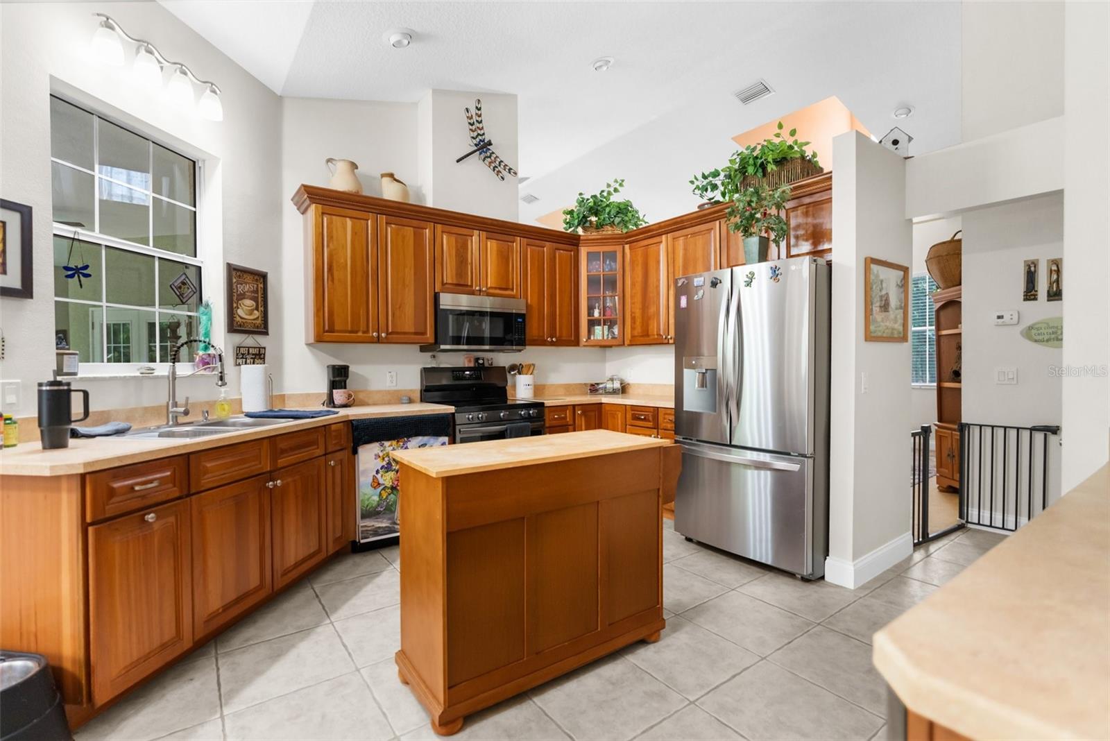 Listing photo id 15 for 14145 Citrus Way