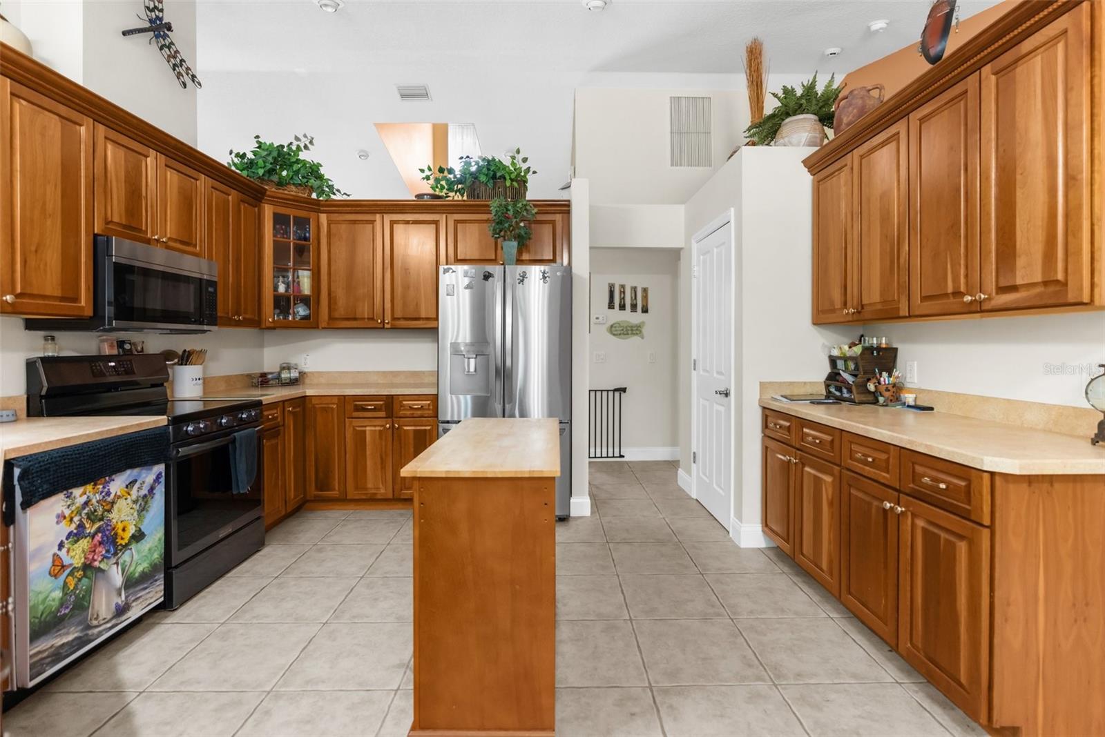 Listing photo id 16 for 14145 Citrus Way