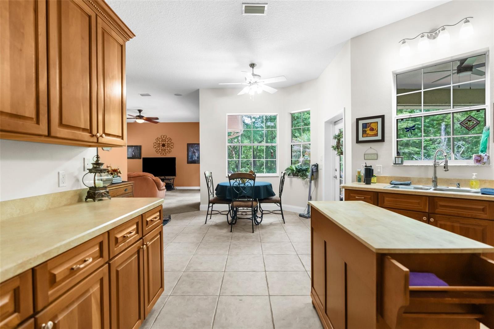 Listing photo id 18 for 14145 Citrus Way