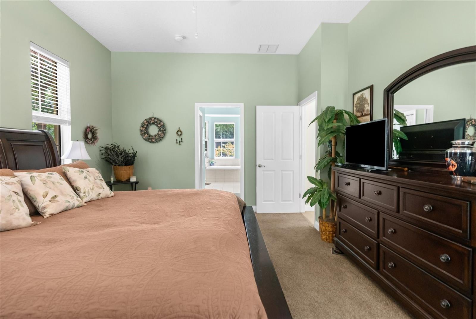 Listing photo id 25 for 14145 Citrus Way