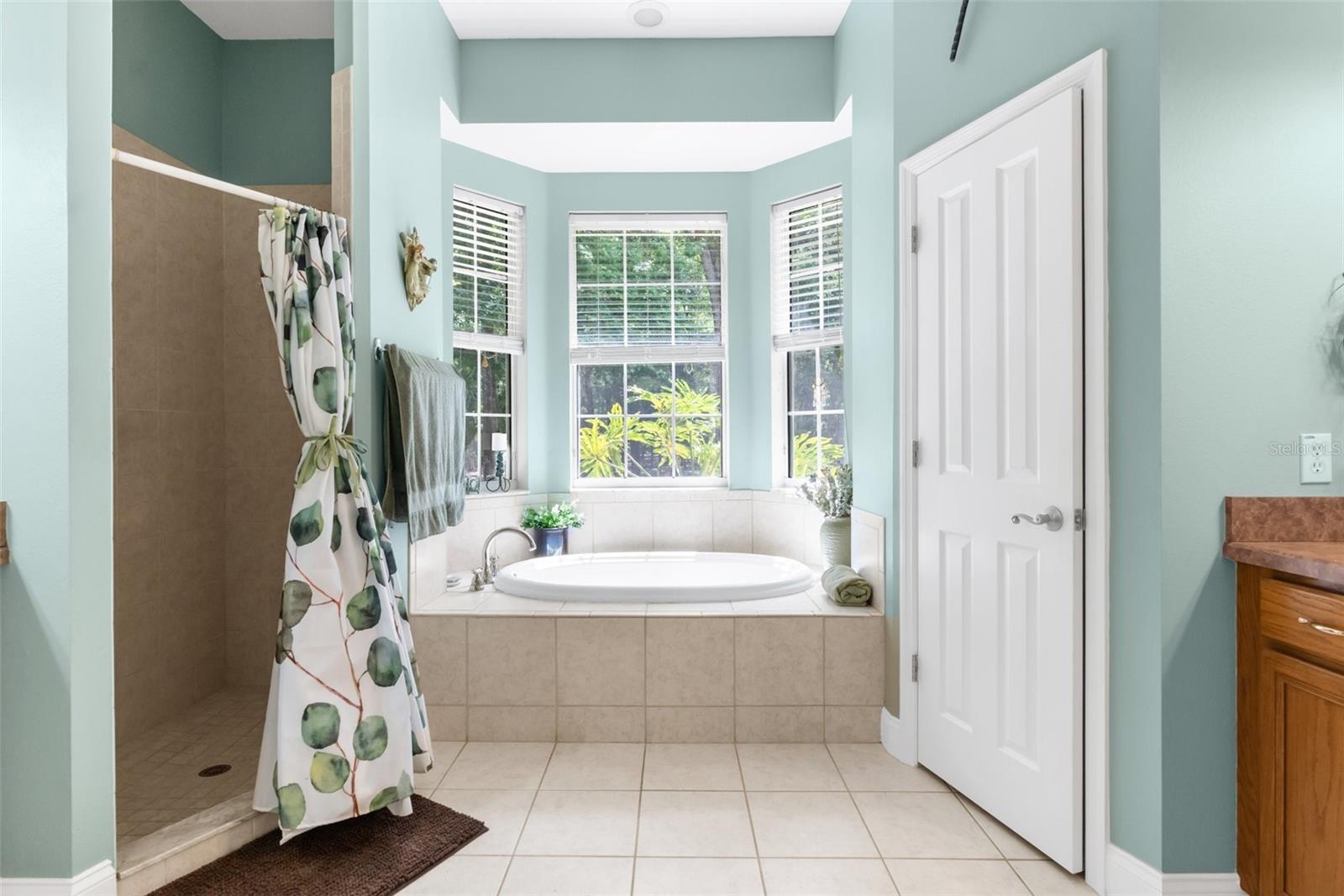 Listing photo id 26 for 14145 Citrus Way