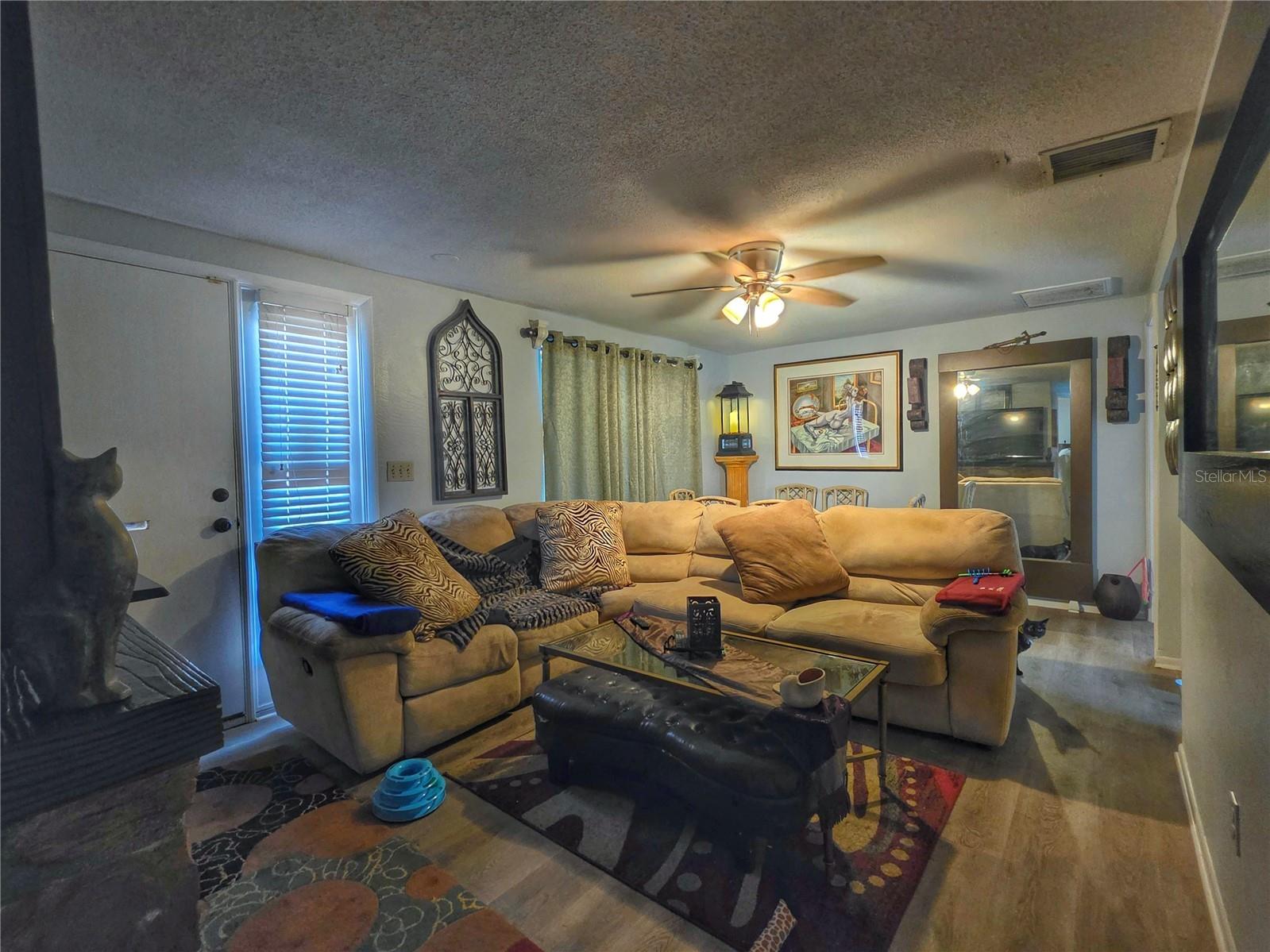 Listing photo id 8 for 2509 Cheval Drive