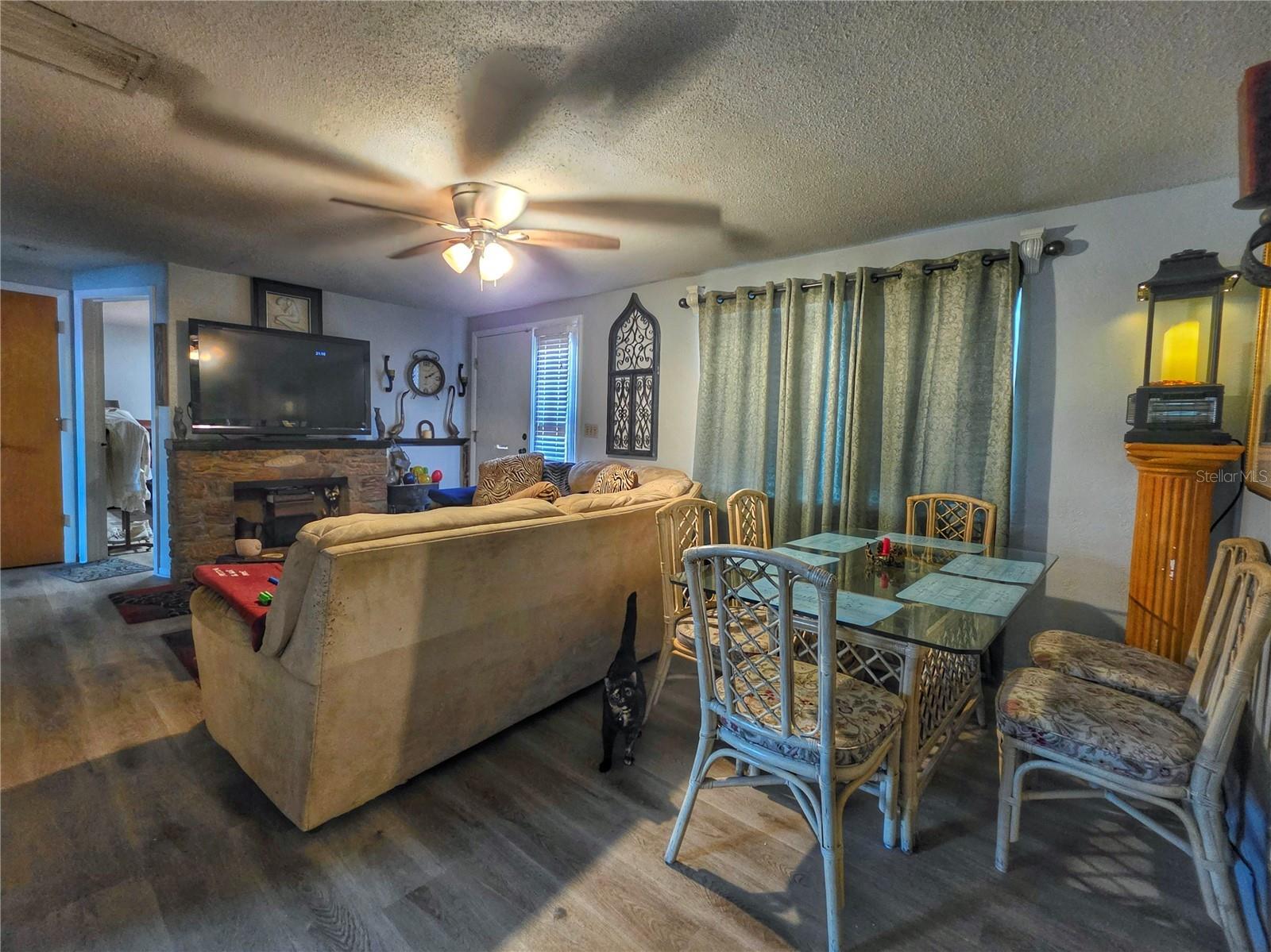 Listing photo id 9 for 2509 Cheval Drive