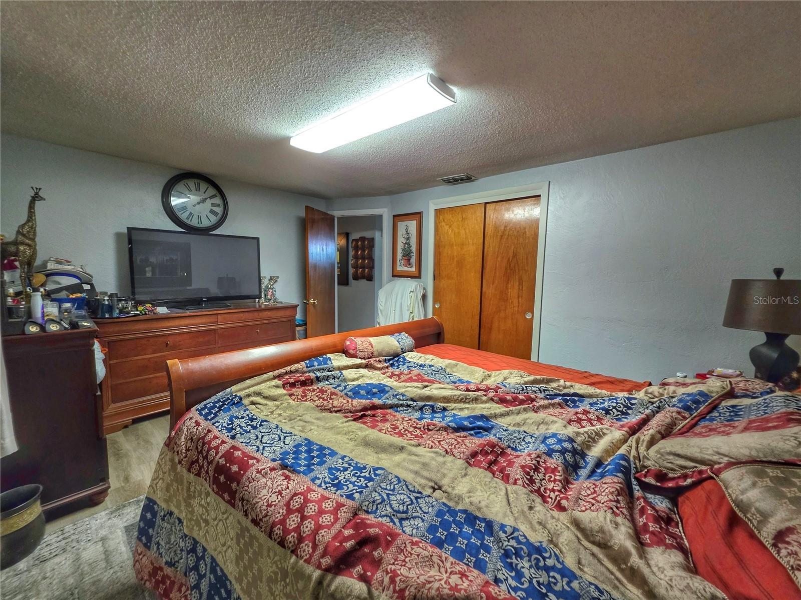 Listing photo id 11 for 2509 Cheval Drive