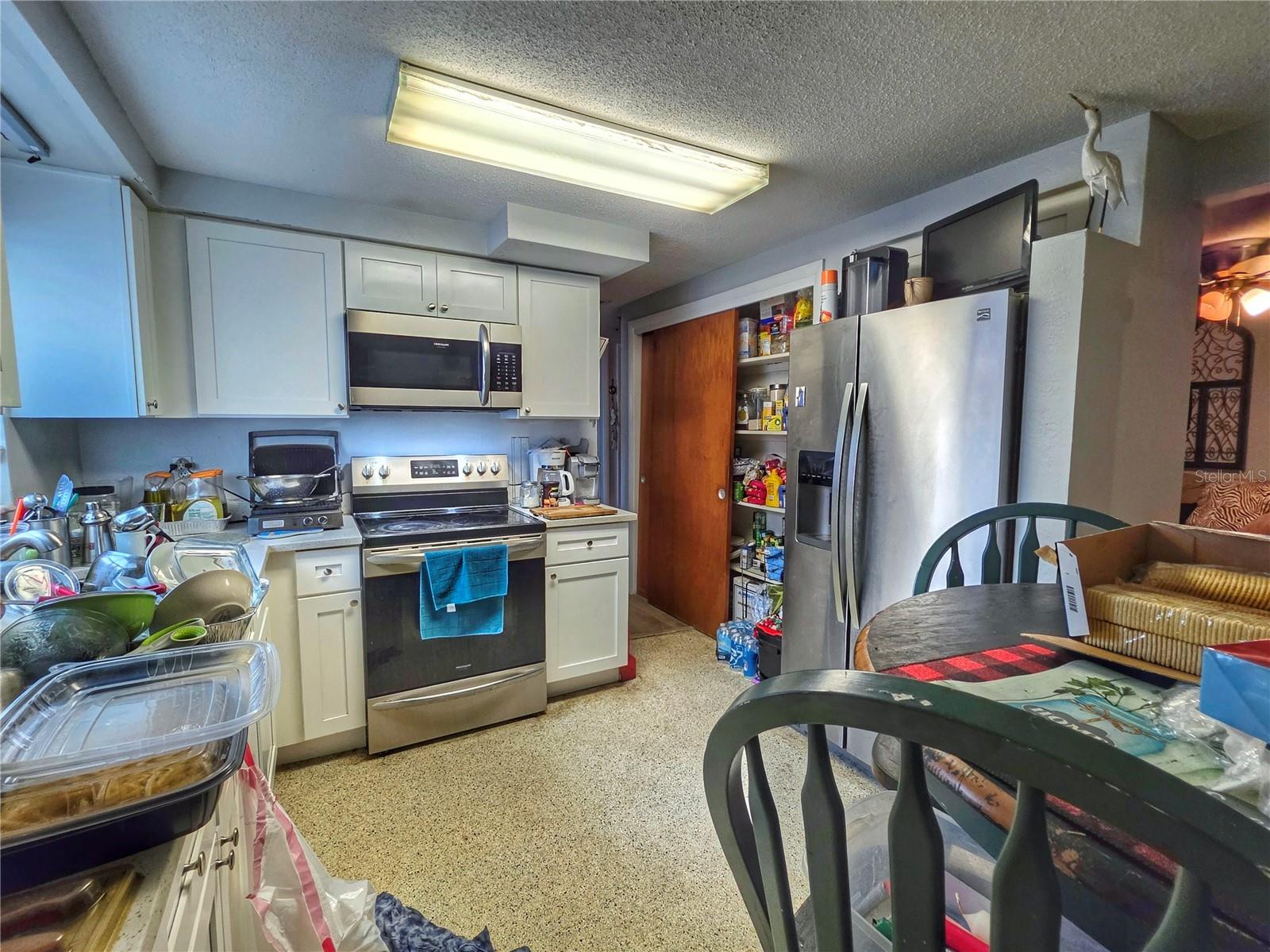 Listing photo id 14 for 2509 Cheval Drive