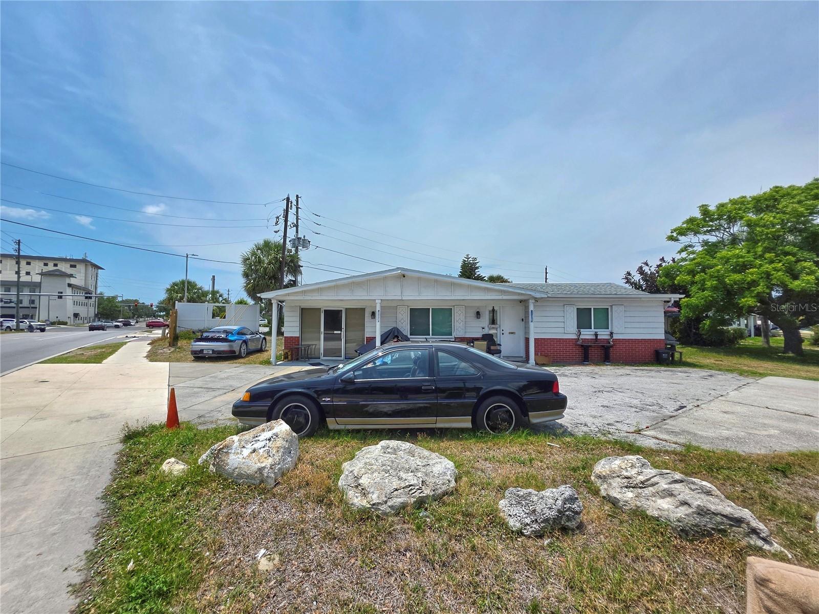 Listing photo id 0 for 2509 Cheval Drive