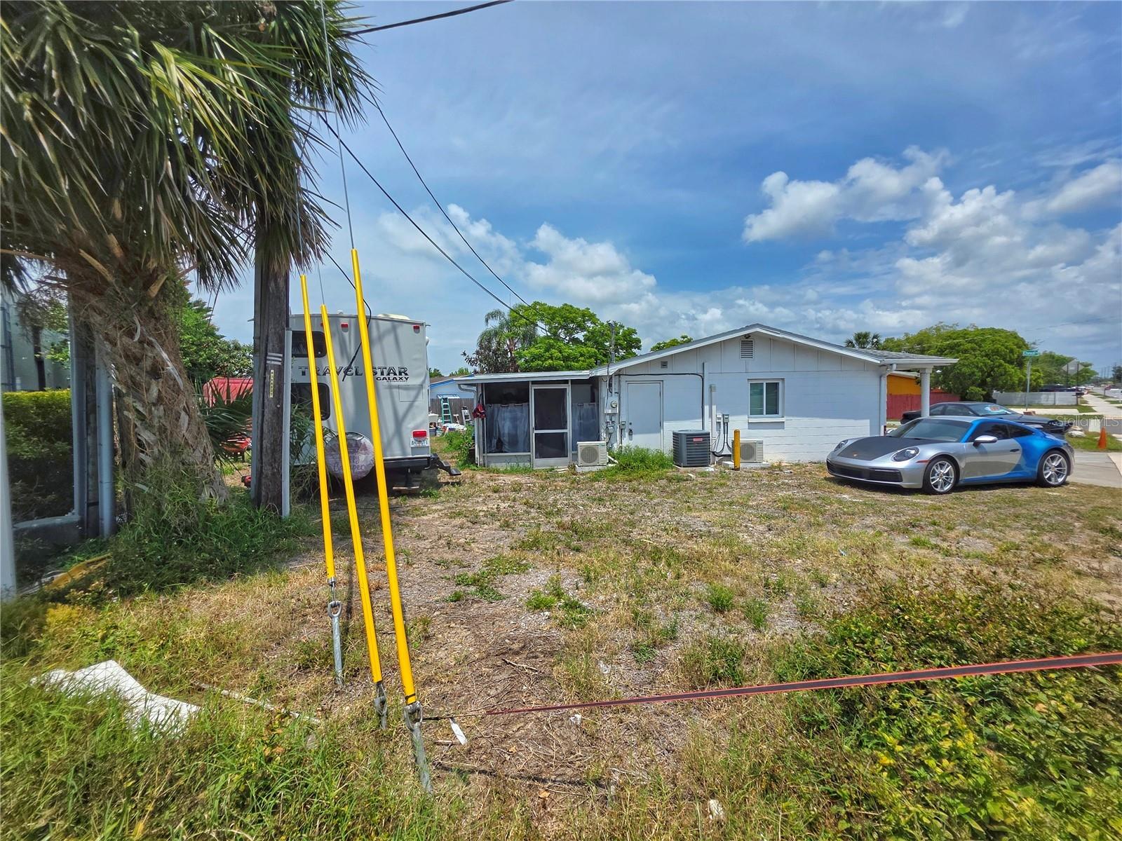 Listing photo id 18 for 2509 Cheval Drive