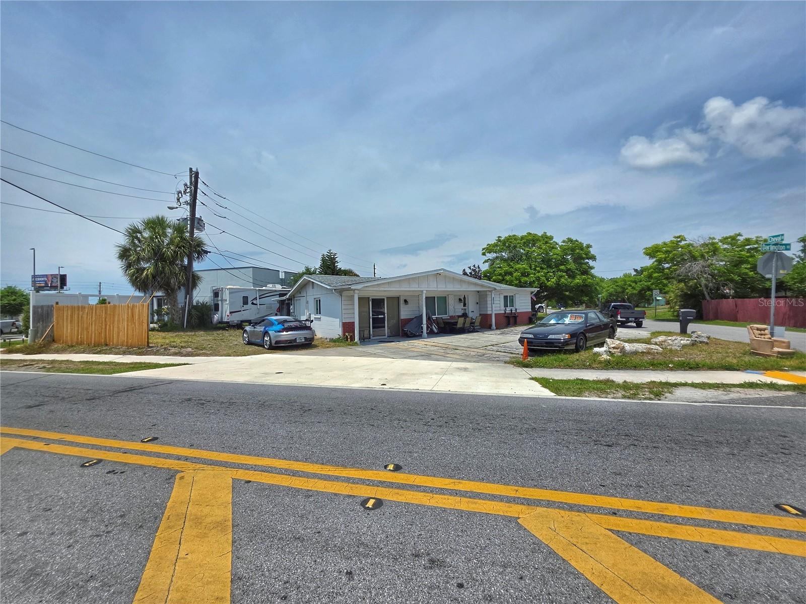 Listing photo id 1 for 2509 Cheval Drive