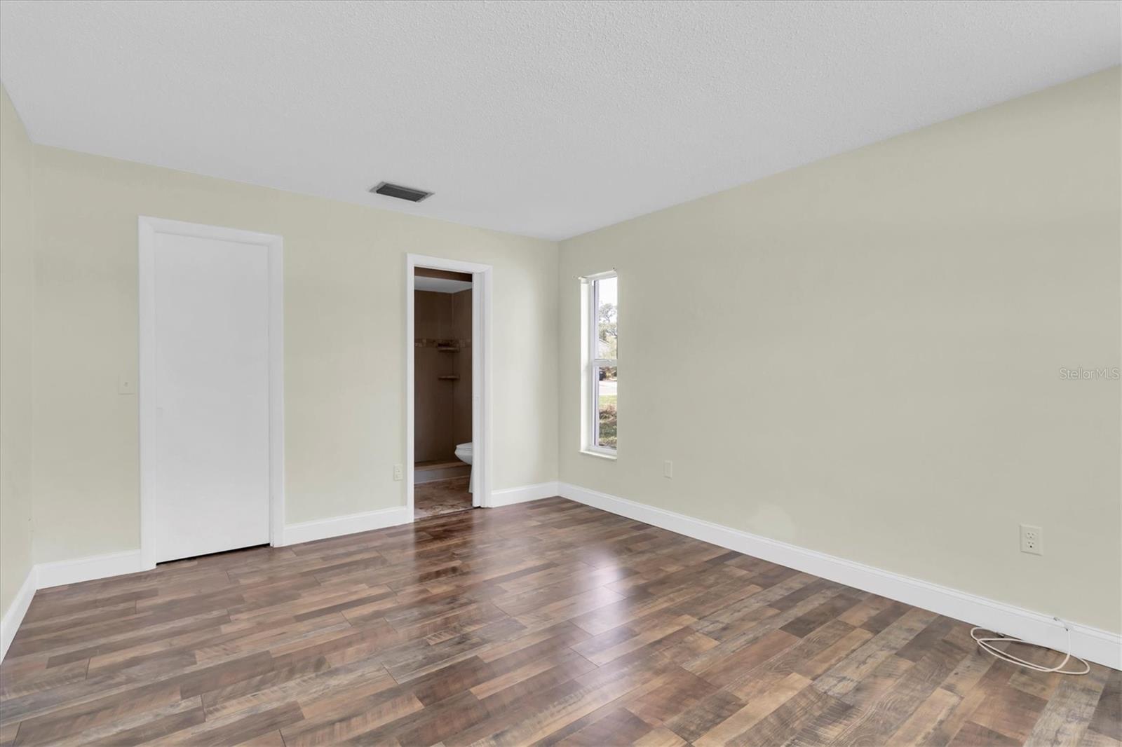 Image 18 of 39 For 1402 Tallahassee Drive