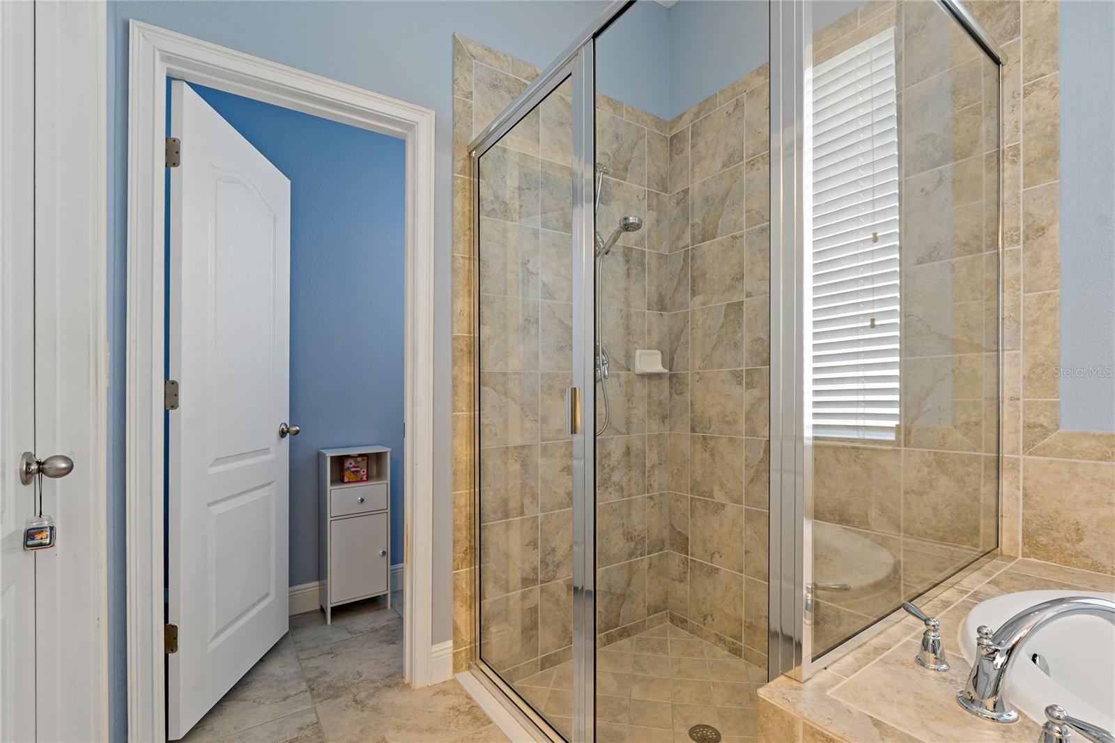 Image 16 of 36 For 11401 Quiet Forest Drive