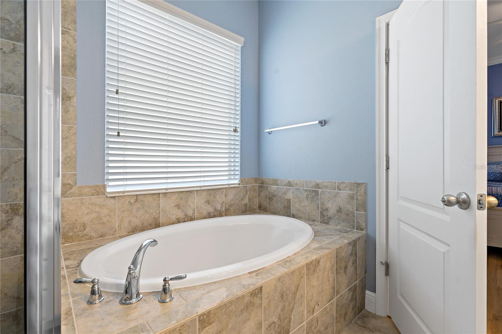 Image 17 of 36 For 11401 Quiet Forest Drive