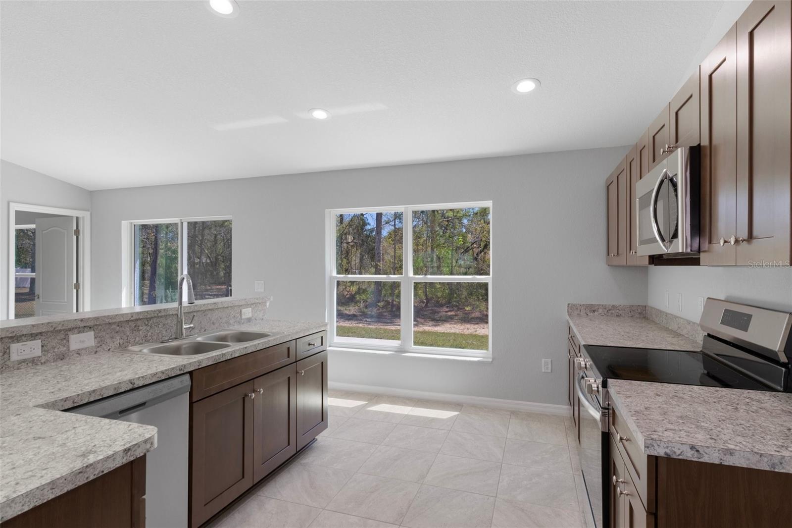 Image 15 of 38 For 15291 Green Jay Road