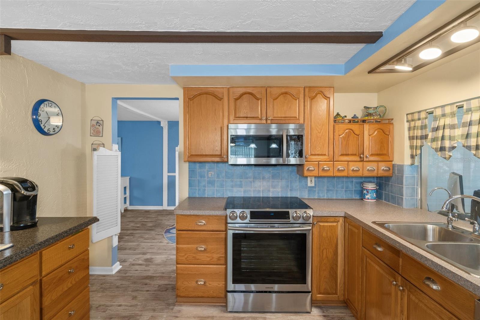 Image 31 of 48 For 8021 Wildflower Row