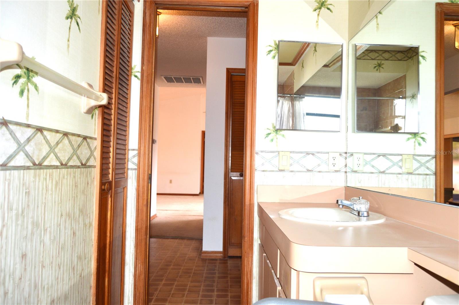 Image 31 of 43 For 13425 Bonita Avenue