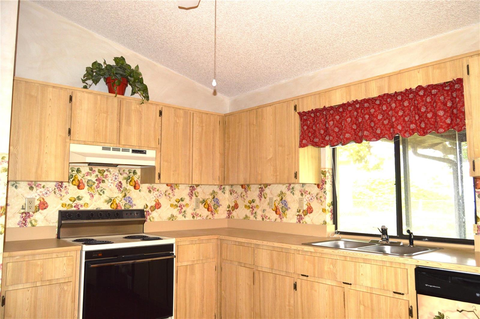 Image 8 of 43 For 13425 Bonita Avenue
