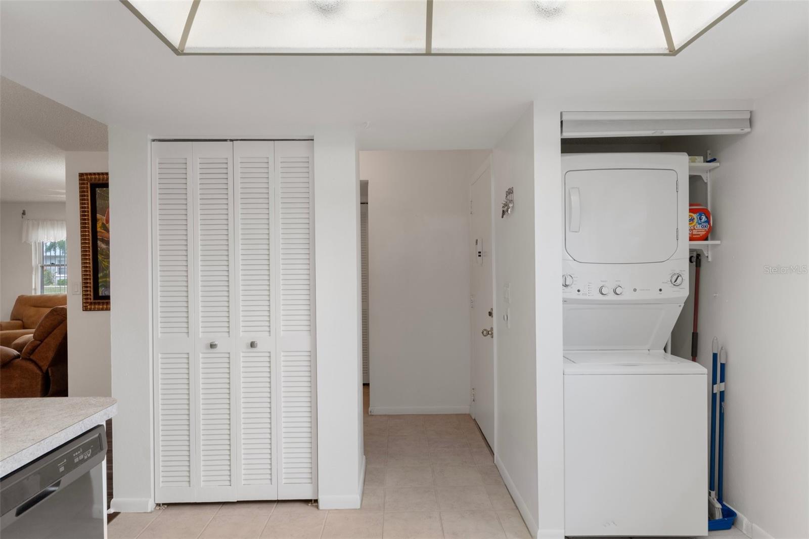 Image 14 of 41 For 3544 Teeside Drive 1
