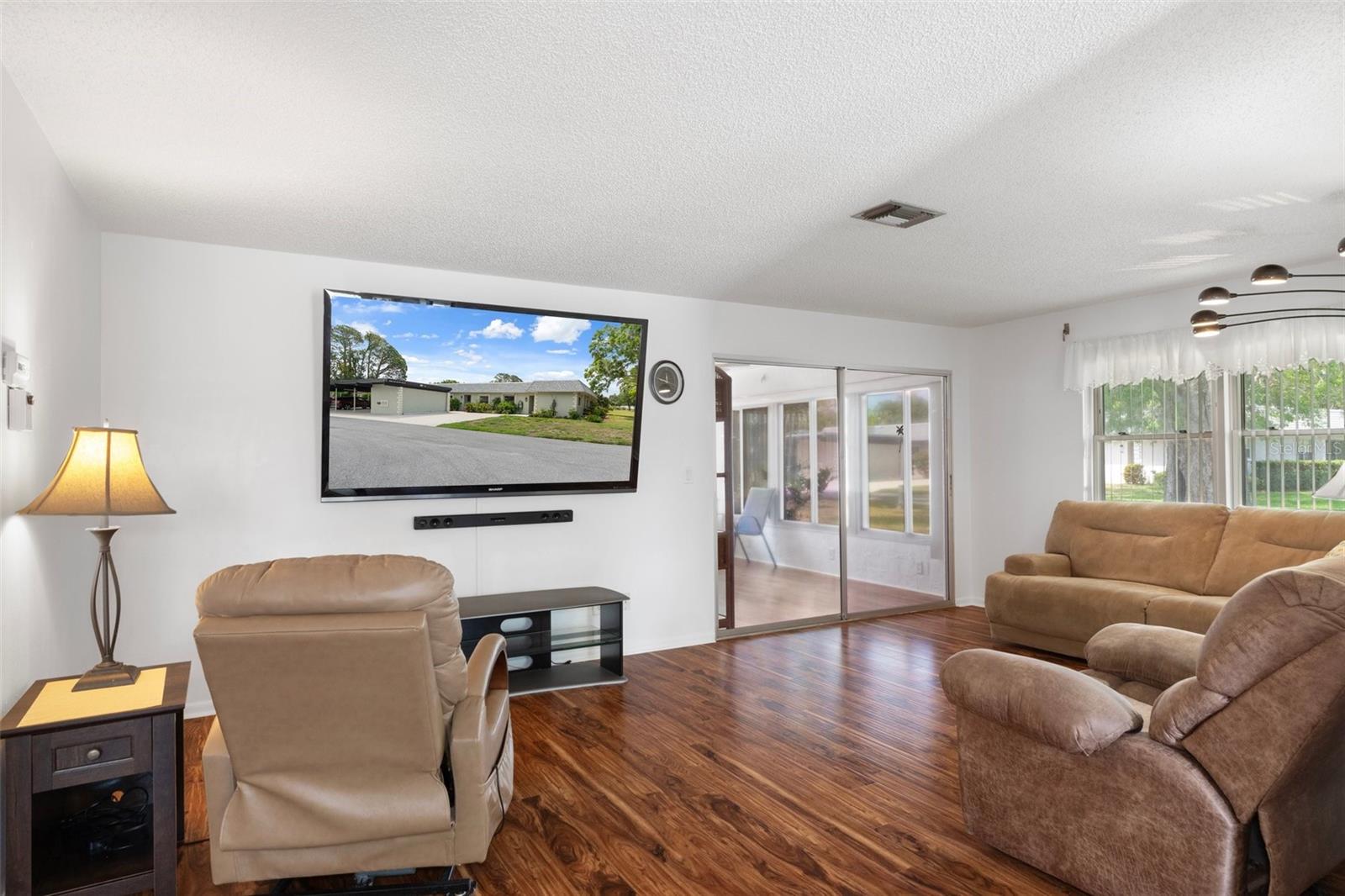 Image 6 of 41 For 3544 Teeside Drive 1