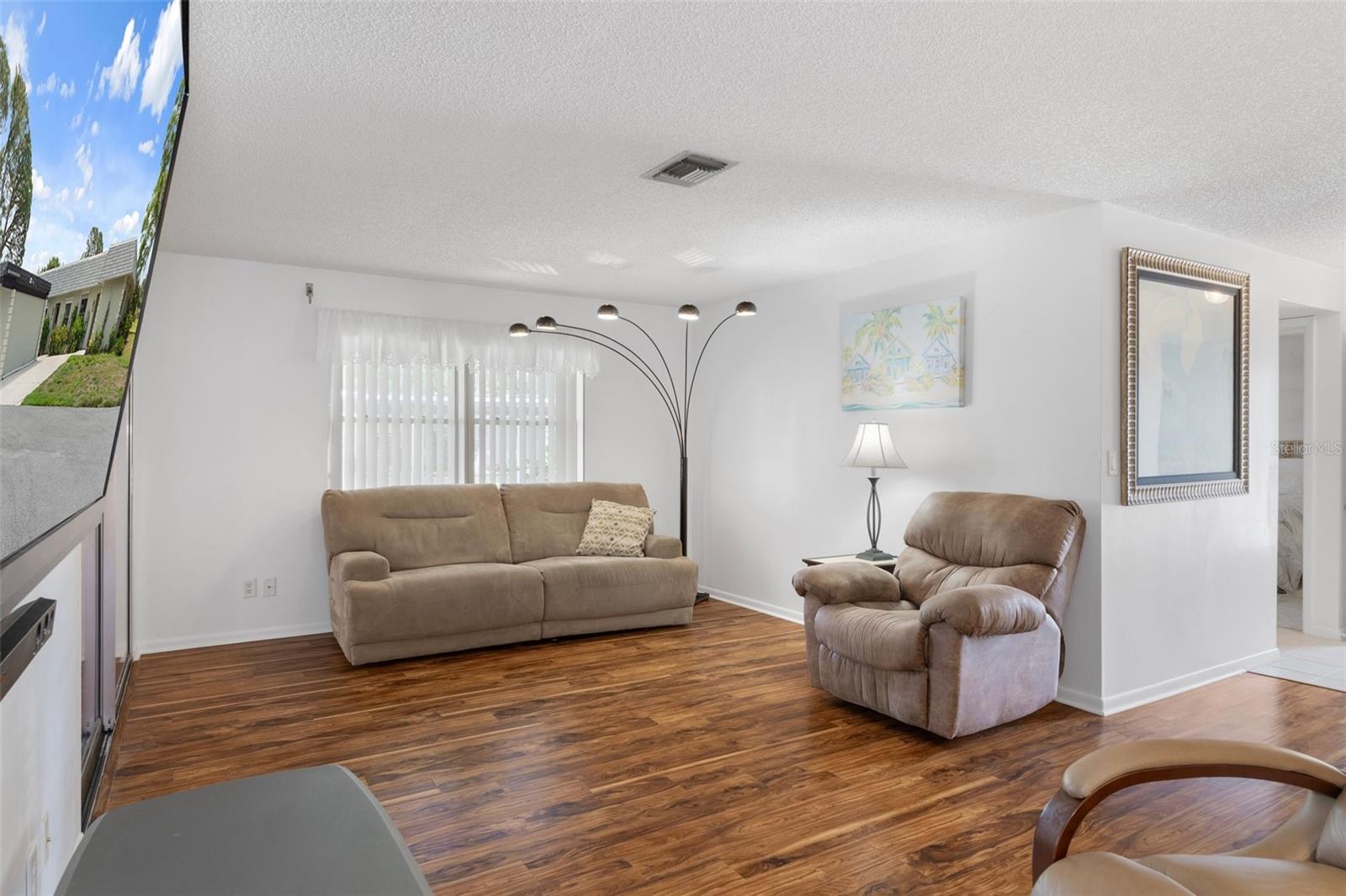 Image 7 of 41 For 3544 Teeside Drive 1